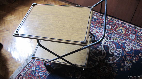 Раскладной двухуровневый сервирочный столик на колесиках