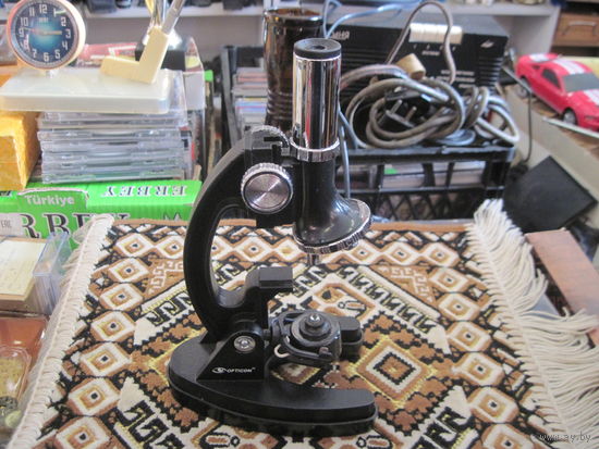 Микроскоп Opticon.