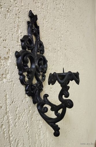 Подсвечник настенный на одну свечу, чугун. Куса, СССР