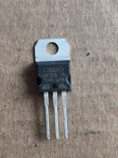 Микросхема L78s05CV  стабилизатор +5V; 2A; [TO-220.]