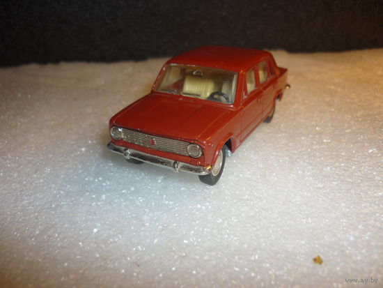 Модель авто ВАЗ 2101. А9. СССР. 1:43