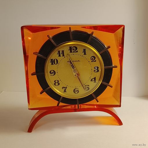 Часы настольные Молния