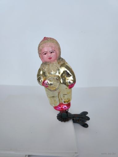 Елочная игрушка Ребенок с погремушкой