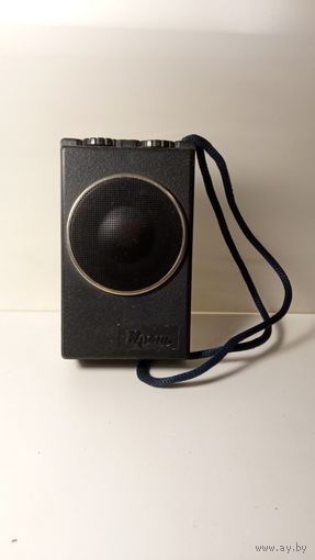 Миниатюрный УКВ радиоприемник "Ирень РП - 301". СССР