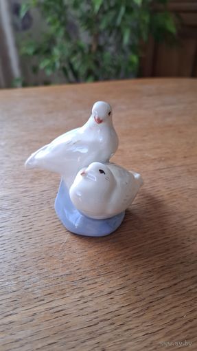 С 1 рубля! Статуэтка голуби. Минский фарфоровый завод. Состояние на фото.
