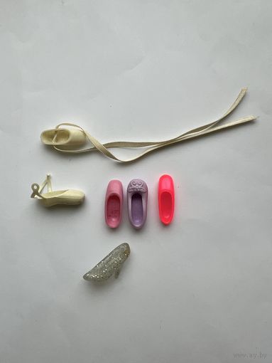 Лот винтажной непарной обуви для куклы Барби Barbie