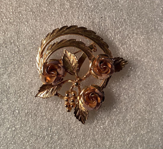Брошь Фирменная Золотые Розы Coro США 60-е клеймо