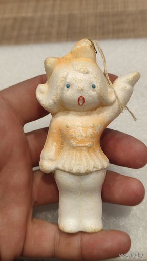 Елочная игрушка девочка пенапласт