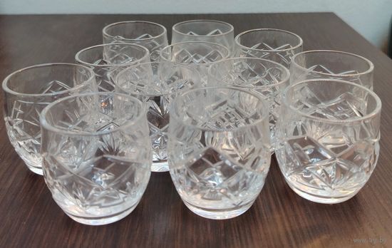 Набор хрустальных рюмок 12 штук
