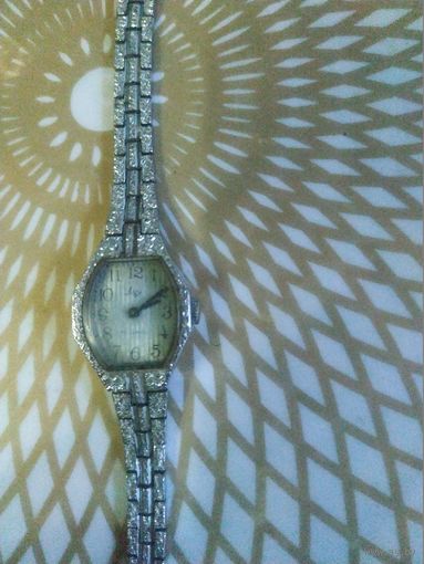 Часы наручные Луч с браслетом.Состояние на скане. В коллекцию,ремонт,на запчасти.