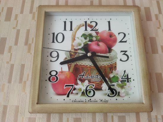 Часы настенные