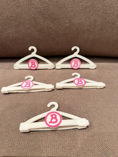 Вешалка для одежды для куклы Барби Barbie