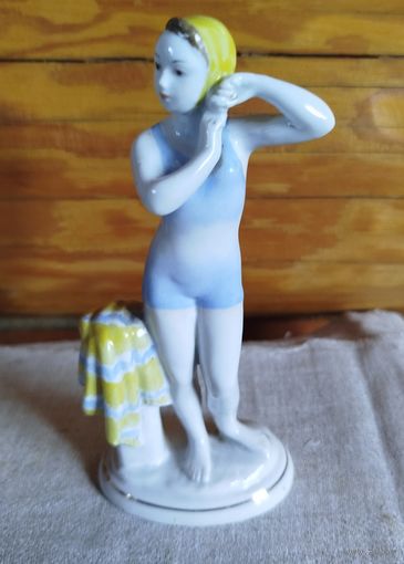 Юная пловчиха (купальщица) лфз. С рубля!