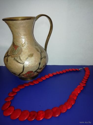 Красивое колье - бусы, натуральные кораллы.