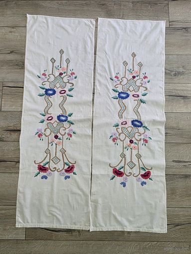 ДВЕ ВЫШИВКИ-ДОРОЖКИ.