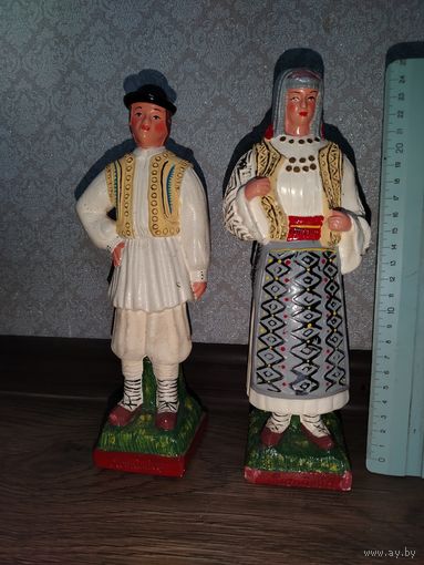 Статуэтки национальные костюмы Румыния.