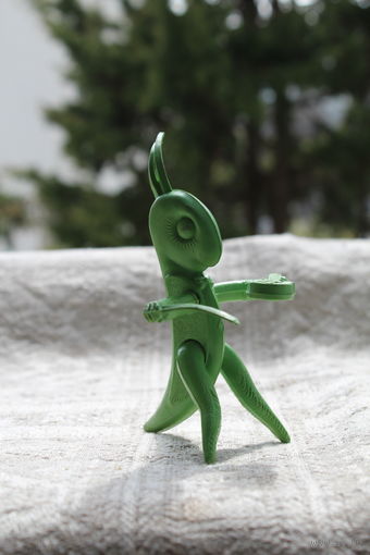 Редкая игрушка "Кузнечик-скрипач" твердая резина