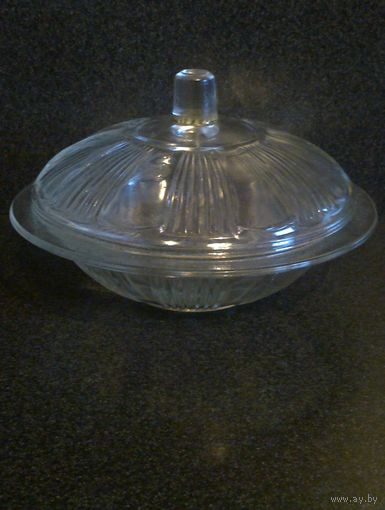 Стеклянная бонбоньерка, конфетница, масленка, джемница
