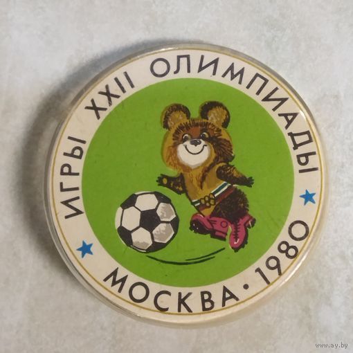 Значок. Мишка Олимпийский. Футбол. Москва 1980.